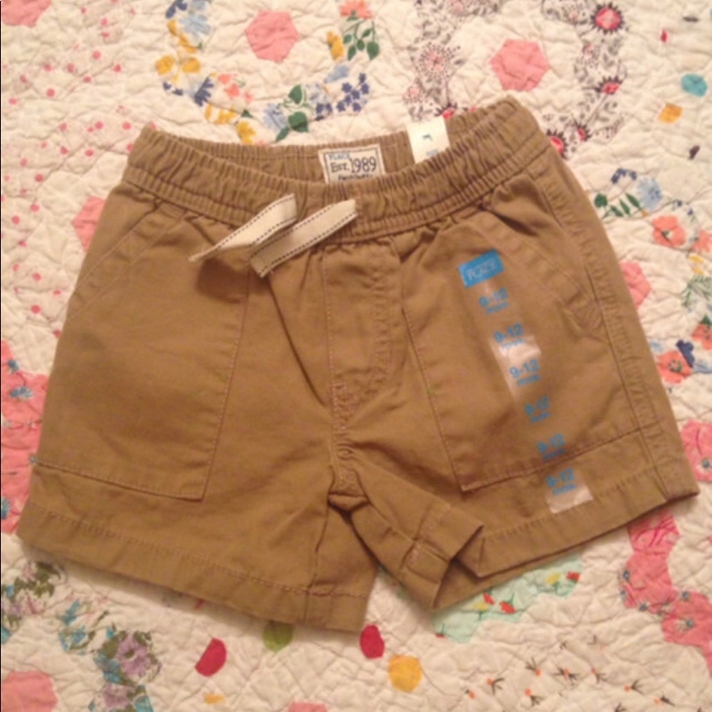 Last chance//Final offer!  Khaki Shorts
